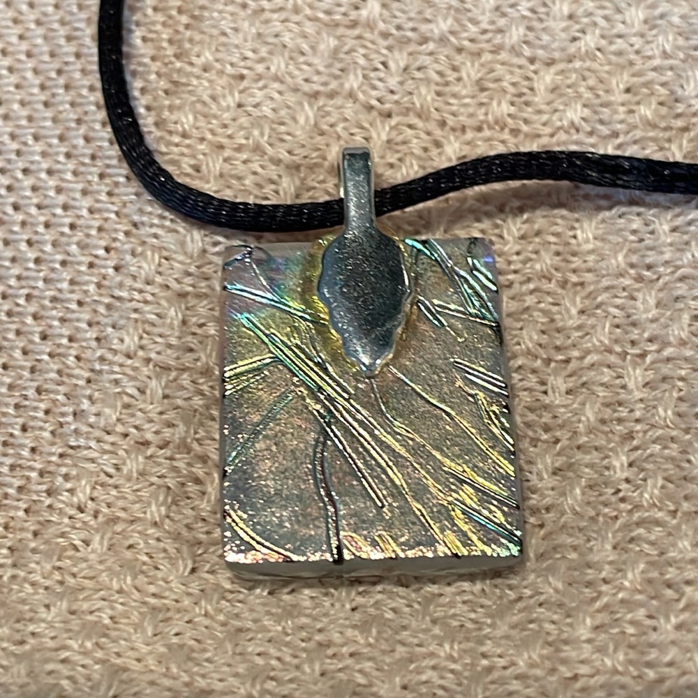 Pendant - Picture 3 of 3